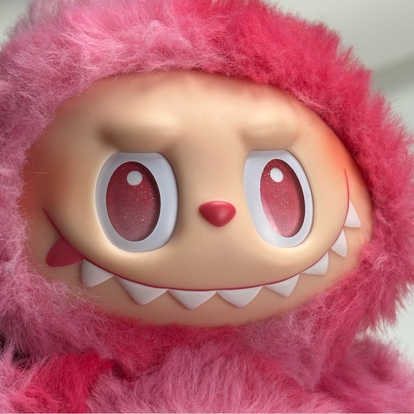 Labubu BIE Love - Accessory Included - Picture 5 of 12